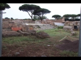 04763 ostia - regio i - insula xv - tempio di ercole (i,xv,5) - bli ri nordwesten - 09-2023.jpg